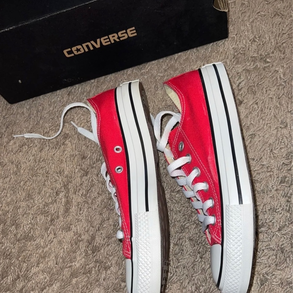 Converse - Picture 2 of 2